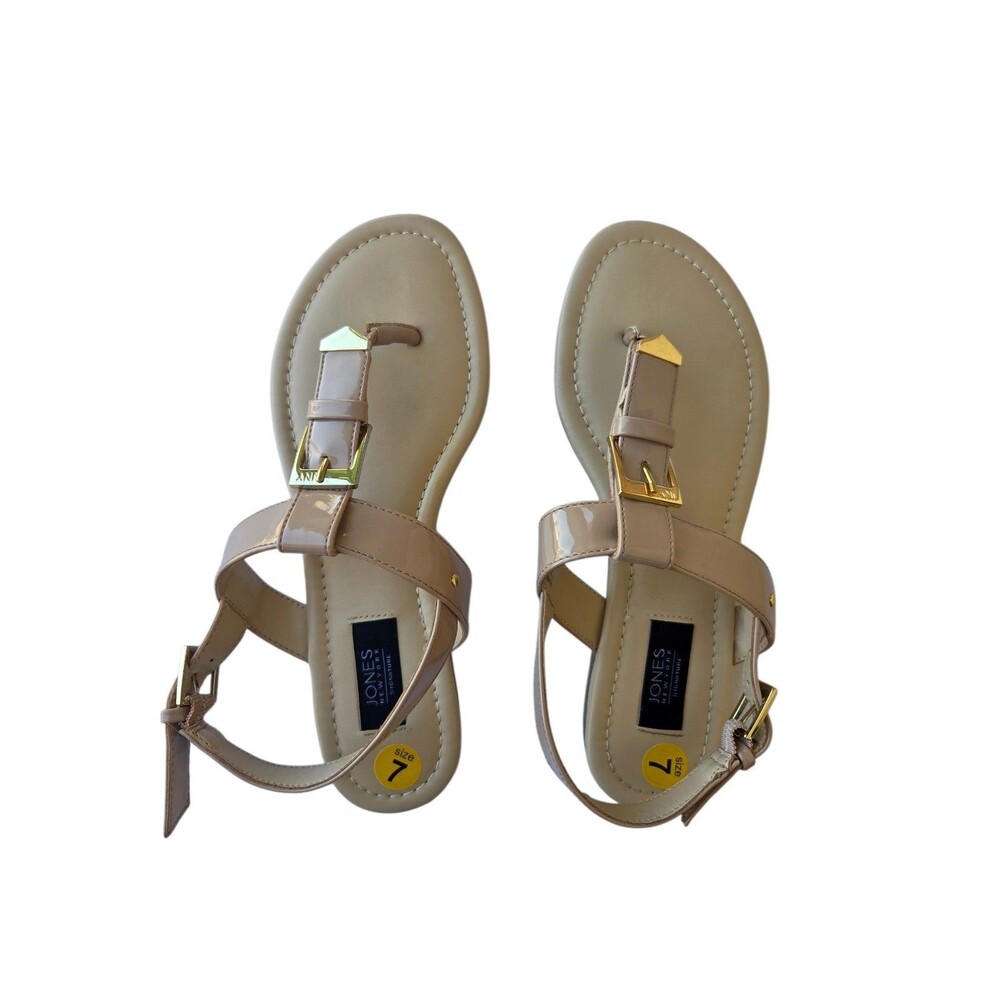 Jones New York Signature Beige Thong Sandals Gold Buckle Adjustable Strap Size 7